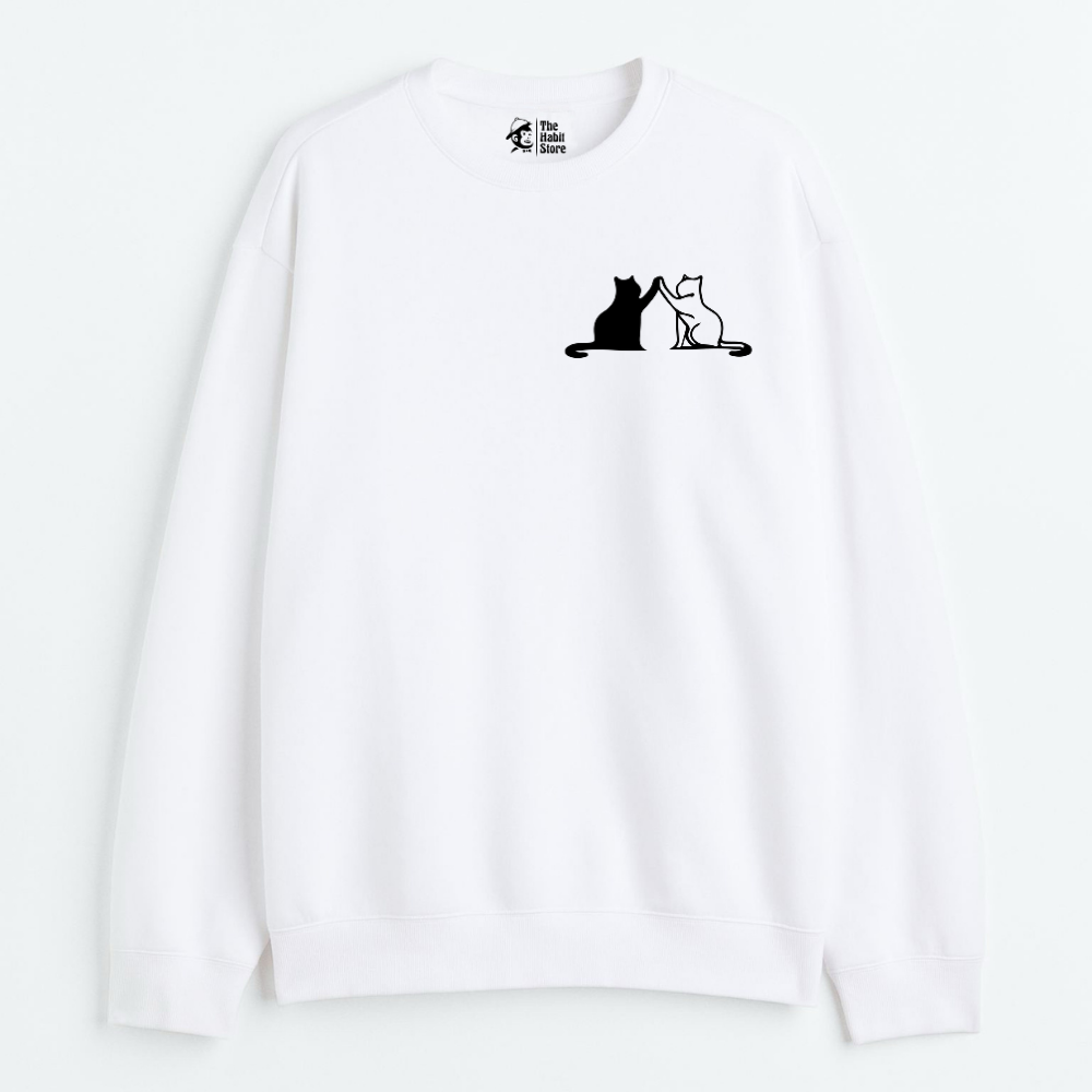 "Cats High Five - Cozy Delight: Winter Bliss Unisex Oversized Sweatshirt (400 GSM)"