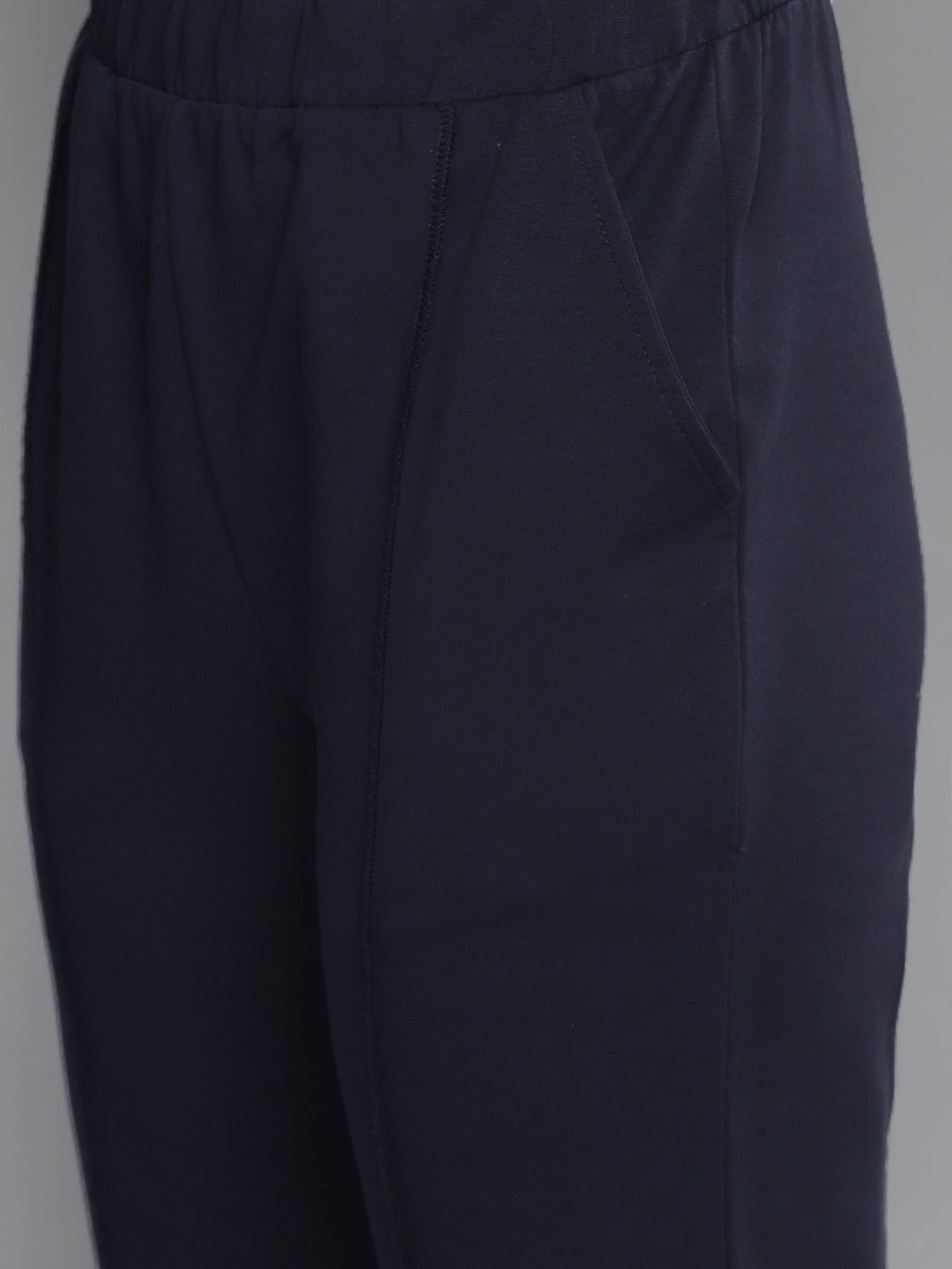 Women Cropped T-shirt with Joggers