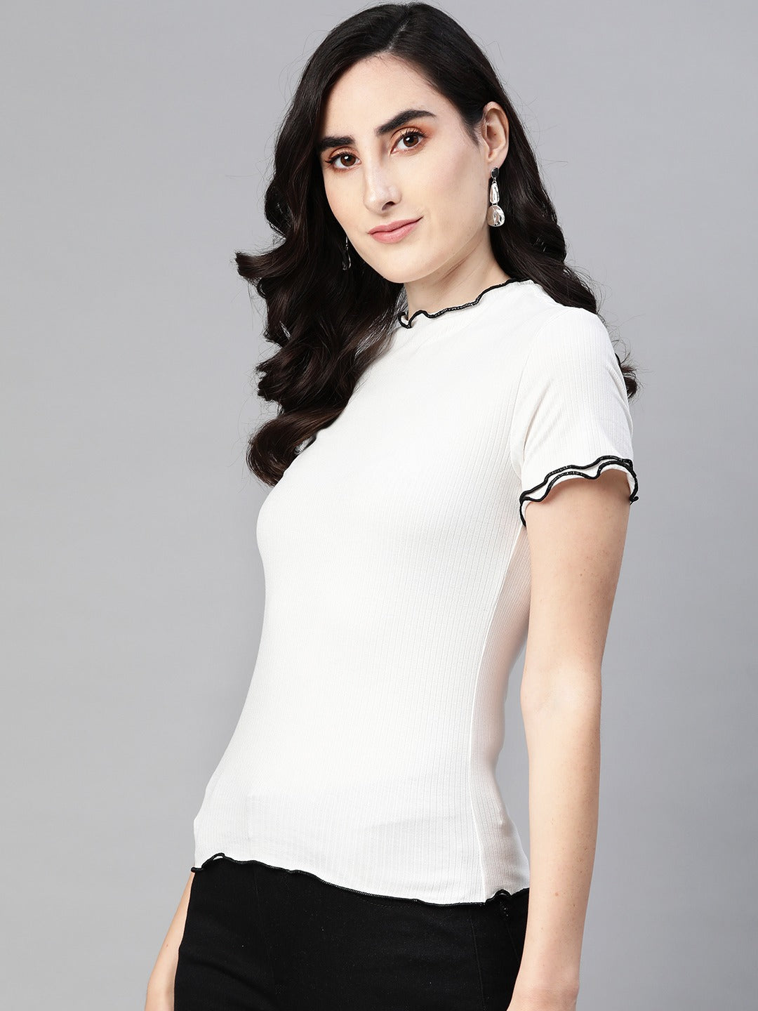 Women Solid White Ribbed Top