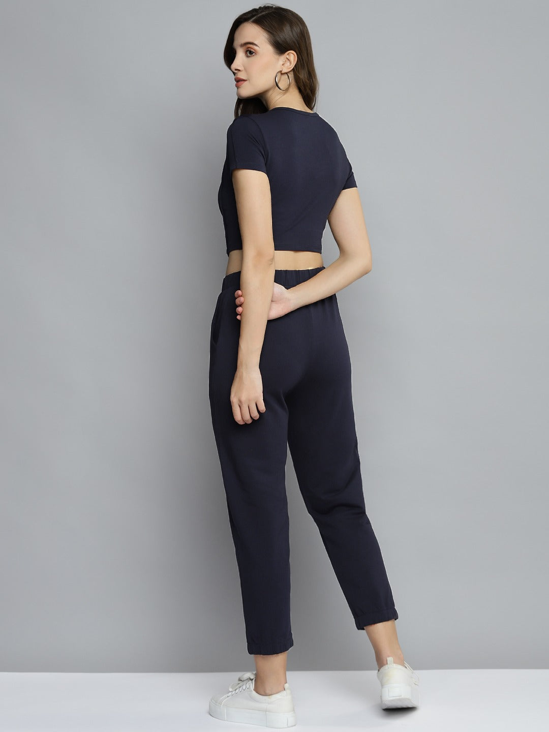 Women Cropped T-shirt with Joggers